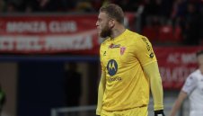 Вратар на Монца отрязал Ливърпул заради Юве