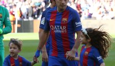 Нямат край! Суарес е поредният данъчен измамник от Барса!