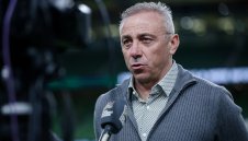 Илиан Илиев лично разкри заплатата си в България