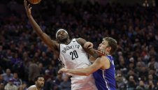 Везенков и Сакраменто се добраха до мача за последното място в плейофите 