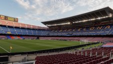 И Барса ще прави "фокуси" с тревата