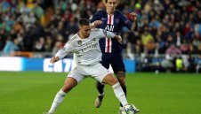 Радост в Реал: Азар тренира с топка