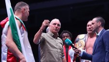 Звездна подкрепа: Стоичков празнува заедно с братя Пулеви на ринга