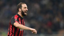 Има сделка! Челси се разбра с Юве за Игуаин, нападателят подписва до дни