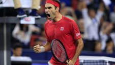 Федерер с бърза победа в Базел 