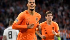 Ван Дайк: Победата над Германия ще съживи Холандия