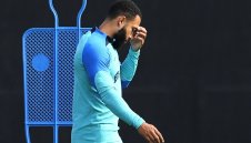 Бъдещето на Мемфис Депай още е неясно