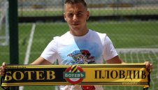 Изненада! Ботев взе Милен Кикарин от ЦСКА