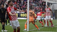 Срам: Мързелив Байерн яде здрав пердах