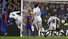 Коледен подарък: Тениска на Барса с името на Серхио Рамос + ВИДЕО