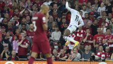 Фулъм с драматична победа, Заха герой за Палас