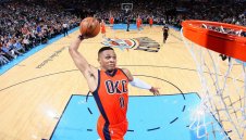 Уестбрук остава при Гръмотевиците