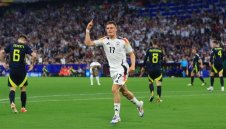 Ули Хьонес препоръча Вирц на Байерн