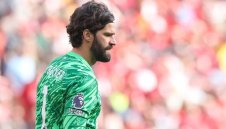 Ливърпул го закъса здраво, Слот се хвана за главата