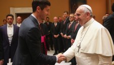 Вярата в Бог дърпа Левандовски напред и нагоре