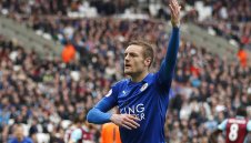 Лестър няма спиране - справи се и с Уест Хям