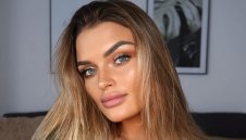 Секси мацка изживя кошмар на парти с футболисти в Барселона + СНИМКИ