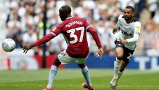 Ашли Коул май спира с футбола