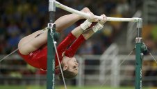 Мустафина със злато на смесена успоредка + СНИМКИ