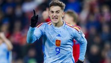 Завинаги! Шотландия обеща безплатен алкохол за Гави