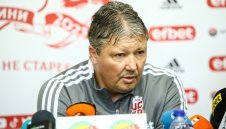 Любо Пенев с ударен старт, уреди двоен трансфер