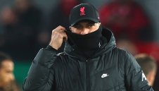 Коронавирус: Клоп няма да води Ливърпул срещу Челси