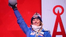 Тя е бърза и секси: Шифрин спечели поредния слалом