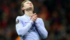 Легенда на Юнайтед към Де Йонг: Трябва да съдиш Барса!