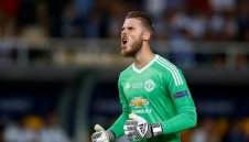 Де Хеа гледа към изхода на "Олд Трафорд"! Солскяер му намери заместник