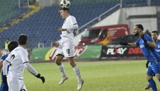 Капитанът на Славия гледа към Русия