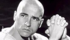 Ерос Рамацоти гледа мачове на сцената