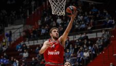 Нищо ново. Везенков с нов силен мач, Олимпиакос гази у дома