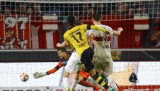 Манчестър Юнайтед бомбардира Батман с пачки