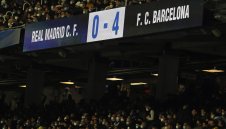 Барса смаза Реал с 4:0... по случайност