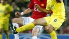 Харгрийвс и Невил аут за мача с Олборг