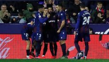 Ел Комaнданте простреля Реал