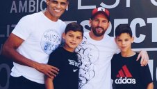 Синовете на Ривалдо се оказаха фенове на Меси + ВИДЕО и СНИМКИ