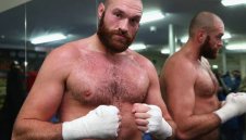 Тайсън Фюри готов да целува краката на Кличко