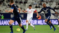 ПСЖ прави сечено на Арсенал за Ауар