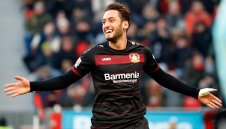 Чалханоглу навит за Милан