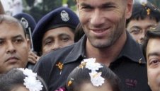 Зидан препоръча на Юве Азар и Менес