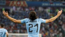 Паника в Уругвай, героят Кавани аут до края на световното?