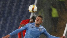 Сасуоло препляска Лацио под проливния дъжд над "Олимпико" + ВИДЕО