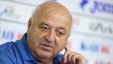 ЦСКА към Венци Стефанов: Не става само с ядене, трябва и акъл