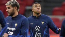 Дешан грее от щастие: Супер, че Мбапе ще играе малко