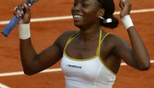 Винъс тръгна с победа в Тайланд 