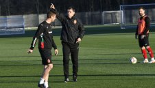 Хубчев за Левски: Неудобно е