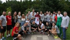 Стоичков на крака при волейболистките 