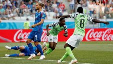 "Суперорлите" удариха Исландия и гледат към елиминациите + ВИДЕО