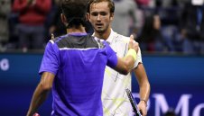 Победата на Медведев над Гришо беше гросмайсторска